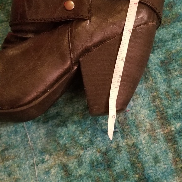 Knee high boots - Picture 6 of 8